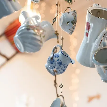 Insolite Alice In Wonderland Gujan-Mestras Buitenkant foto