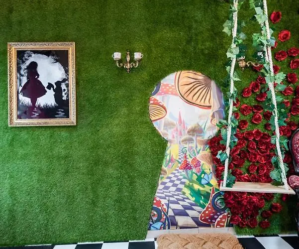 Insolite Alice In Wonderland