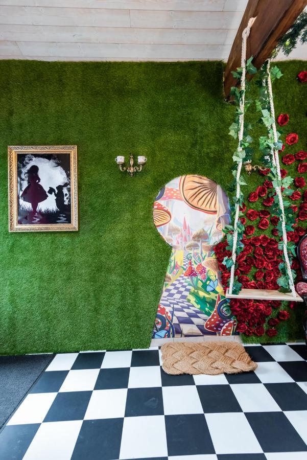 Insolite Alice In Wonderland Vakantiehuis *