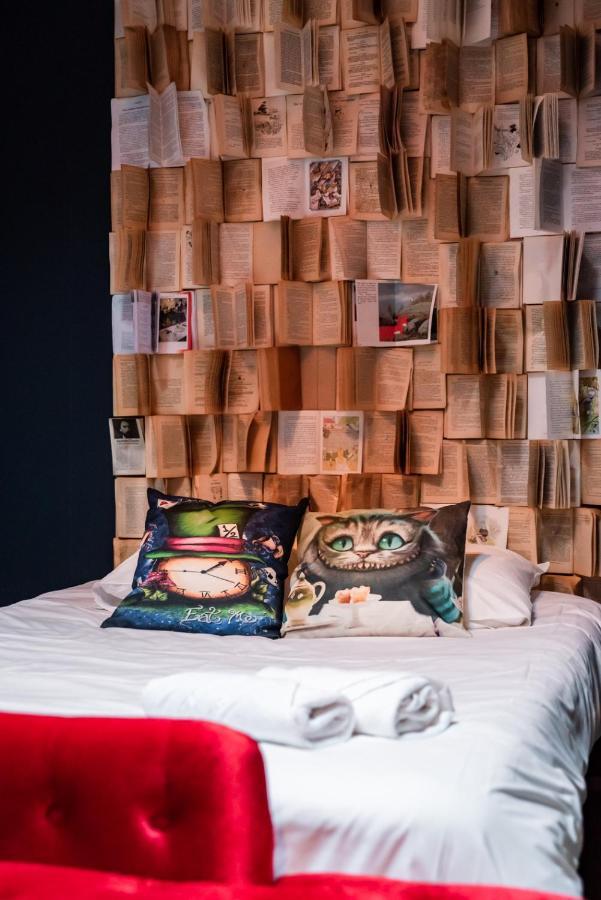 Insolite Alice In Wonderland *