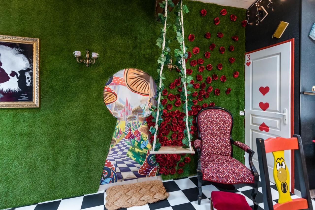 Insolite Alice In Wonderland *