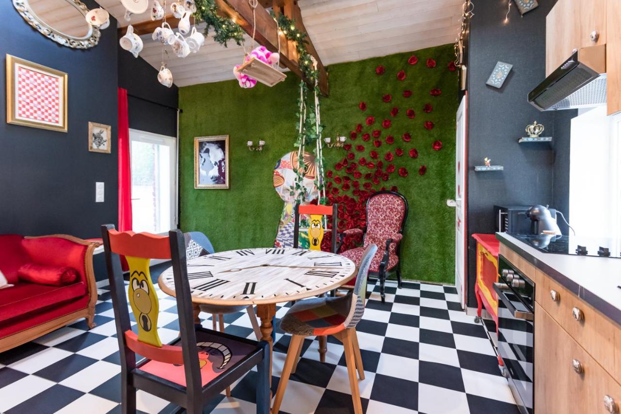 Holiday home Insolite Alice In Wonderland
